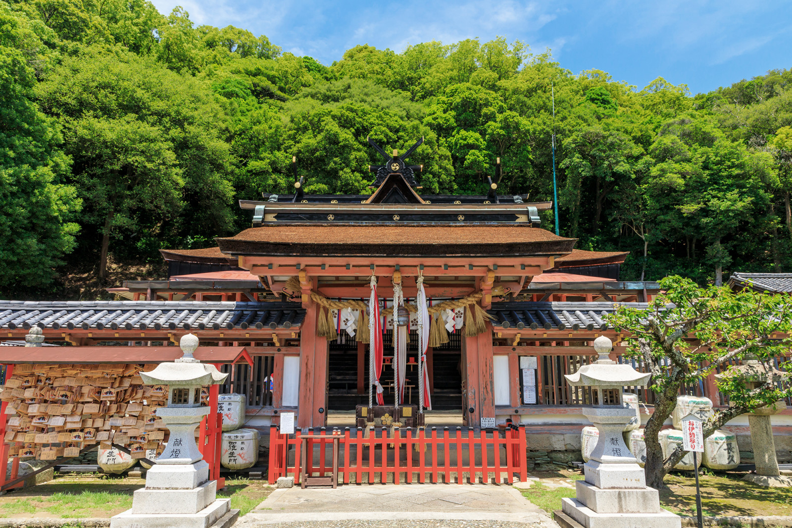 竈山神社(かまやまじんじゃ、釜山神社)